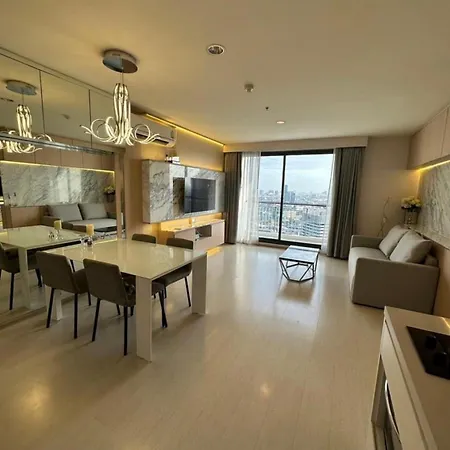 Luxury Nana Central Embassy